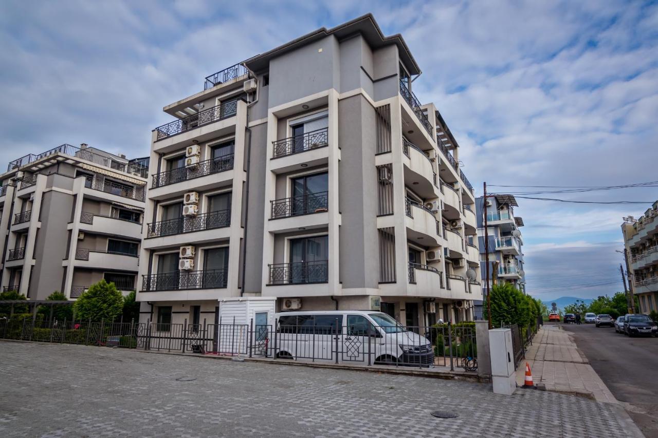 Cozy One-Bedroom Apartment In Night Breeze Burgas Exteriör bild