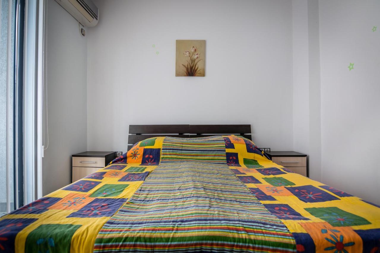 Cozy One-Bedroom Apartment In Night Breeze Burgas Exteriör bild