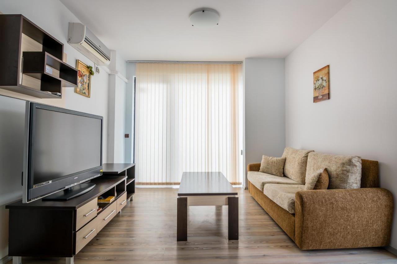 Cozy One-Bedroom Apartment In Night Breeze Burgas Exteriör bild