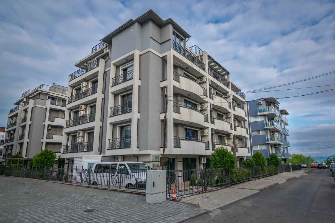 Cozy One-Bedroom Apartment In Night Breeze Burgas Exteriör bild