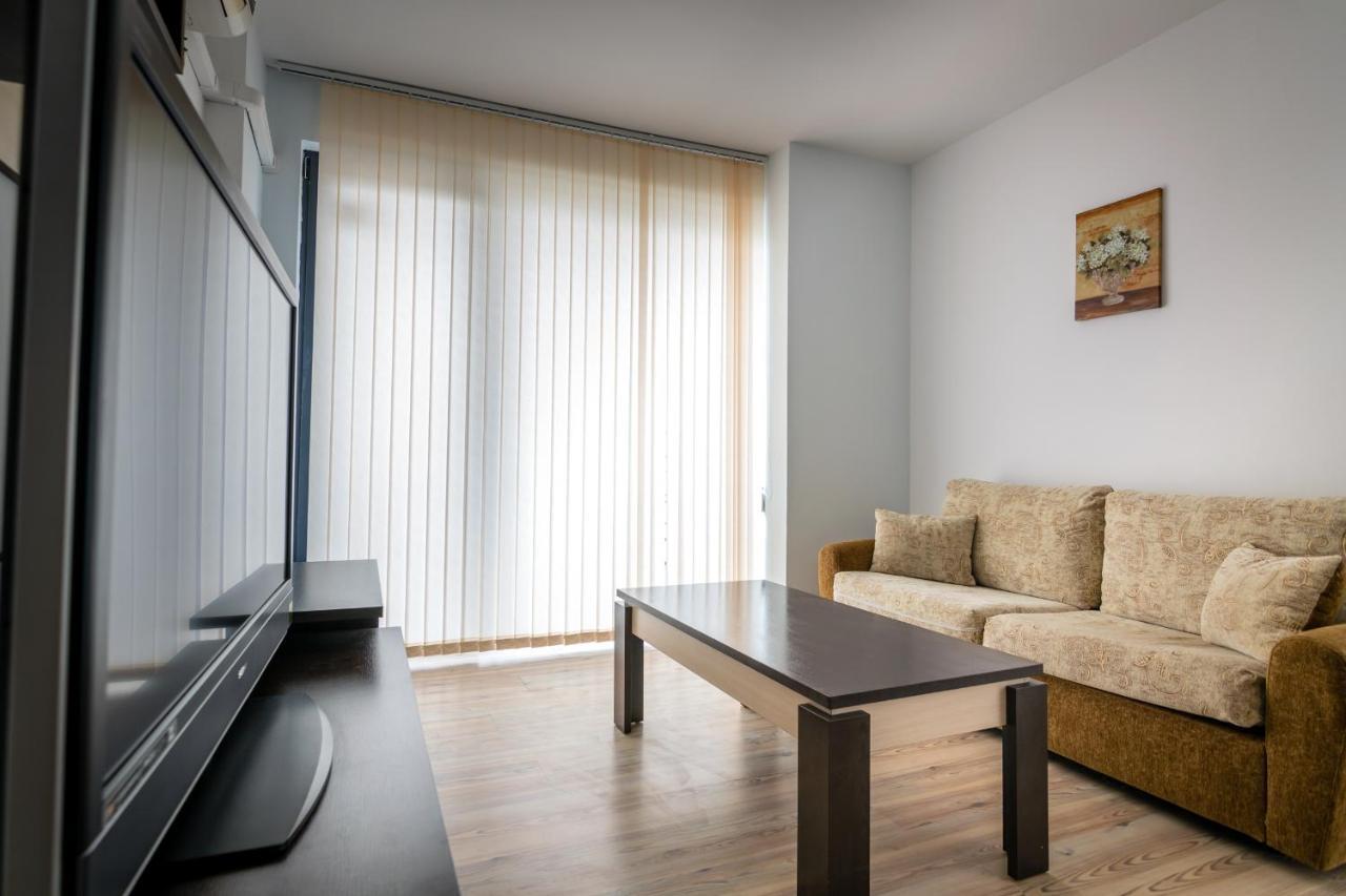 Cozy One-Bedroom Apartment In Night Breeze Burgas Exteriör bild