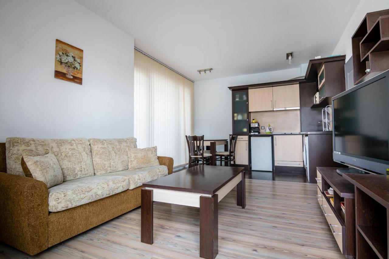 Cozy One-Bedroom Apartment In Night Breeze Burgas Exteriör bild